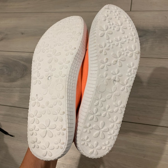 NWOT slip-ons 7 - Picture 4 of 5